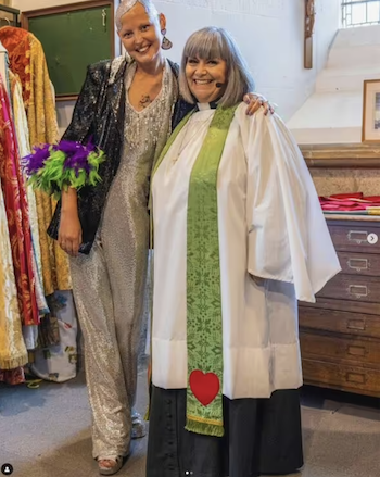 Read more about the article Truro: Dawn French reprises Vicar of Dibley role for friend’s ‘living funeral’