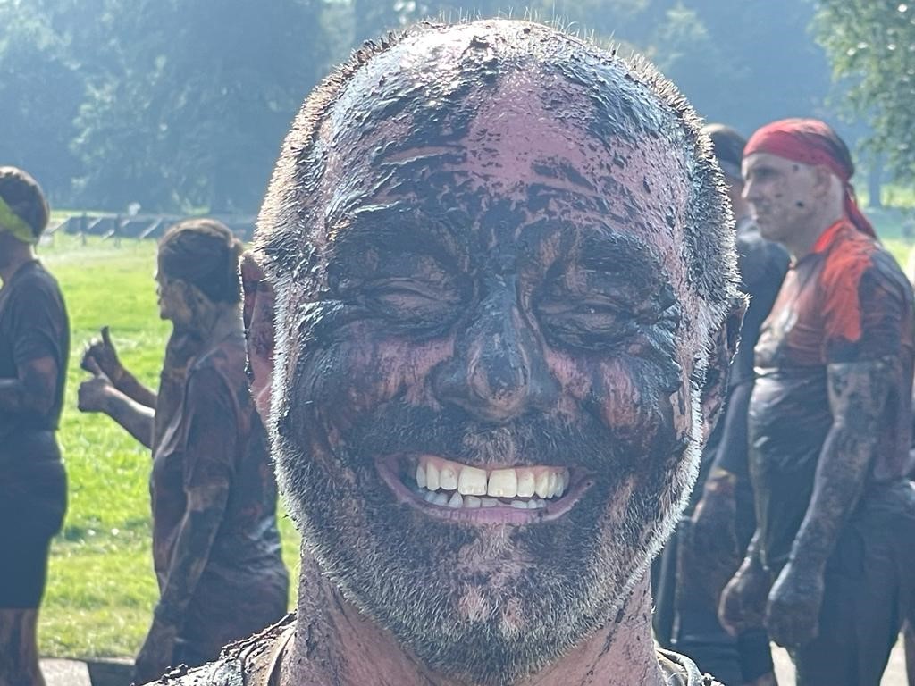 Read more about the article Hardcore Hallidays triumphant as Tough Mudder challenge raises £5k for Alzheimers charity