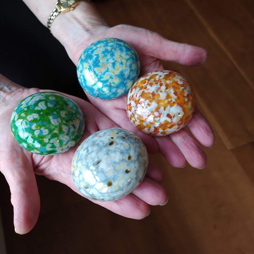 Read more about the article New for Spring 2024 – beautiful glass Cuddle Stones!